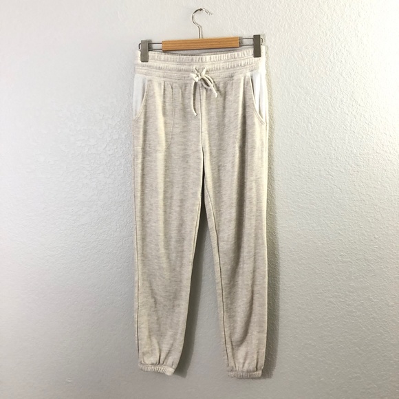 Beyond Yoga Cross Paths Oatmeal Heather Joggers - Picture 2 of 4